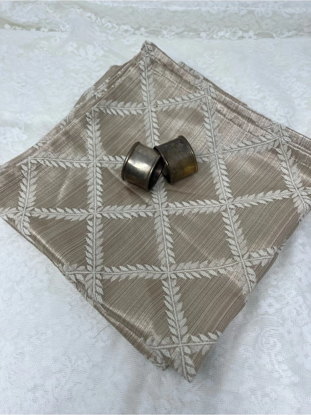 SET OF 6 Lenox Laurel Leaf Cloth Napkins with Metal Rings